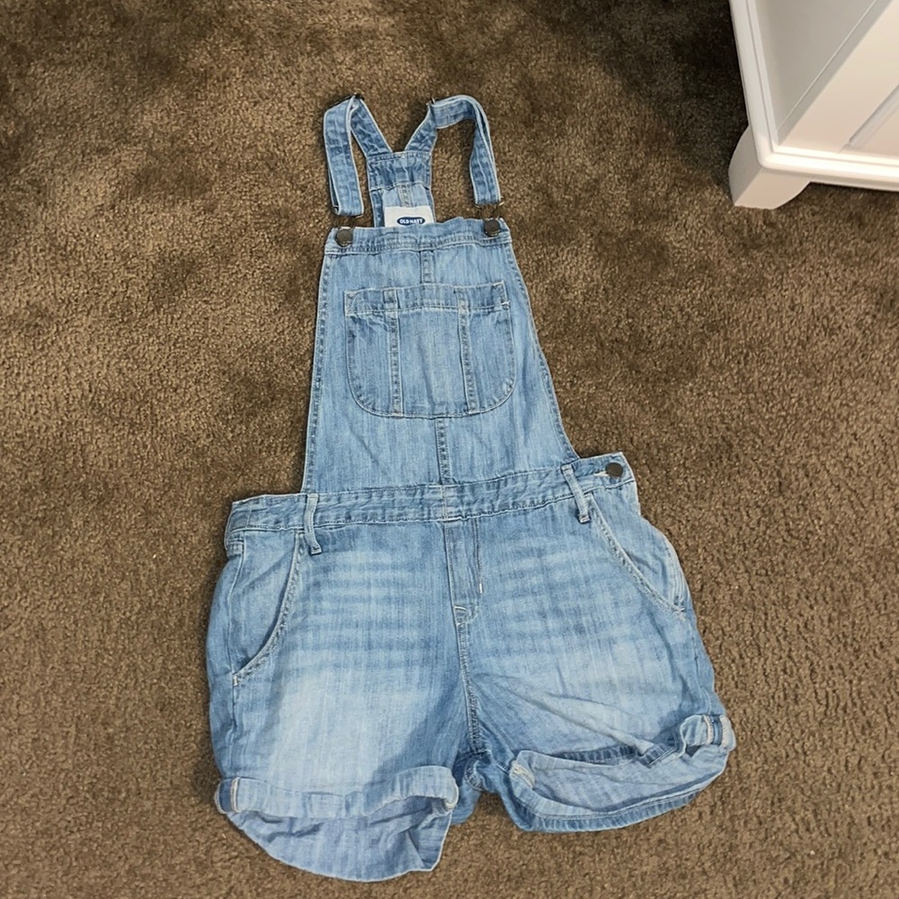 Overall shorts